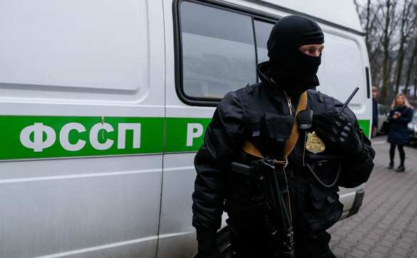 100 триллионов рублей моральной компенсации: оренбуржец подал иск к приставам | Русская весна