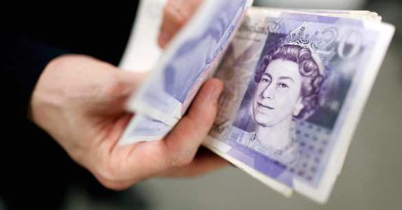 Банк по ошибке перевёл £130 млн своим клиентам на Рождество | Русская весна