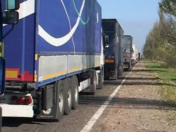 Власти Крыма проверяют информацию о застрявших в Турции дальнобойщиках и готовы помочь им | Русская весна