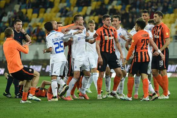 Футбольное побоище: Донецк разгромил Киев со счетом 3:0, матч сопровождался дракой (ВИДЕО) | Русская весна