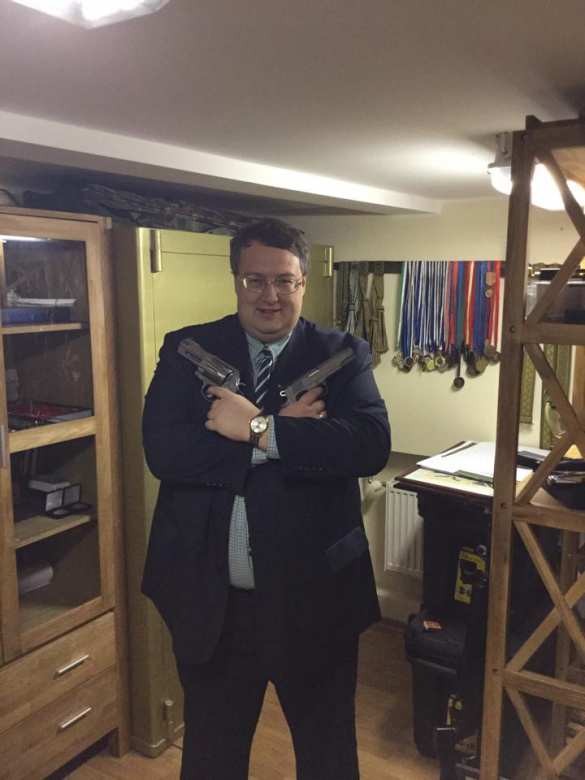 «Глупый пингвин робко прячет»: Геращенко удалил из Facebook свой пост с призывом передать данные пилотов ВКС РФ боевикам ИГИЛ | Русская весна