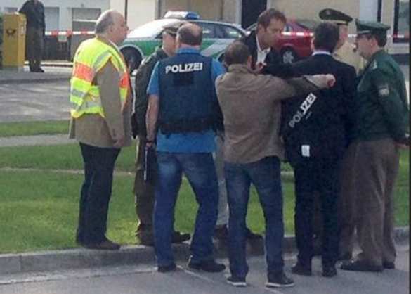 СРОЧНО: Вооруженный ножом исламист ранил 4 человек в пригороде Мюнхена (ФОТО) | Русская весна