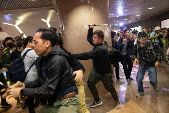 Новые столкновения в Гонконге, протестующие громят кофейни Starbucks (ФОТО, ВИДЕО) | Русская весна