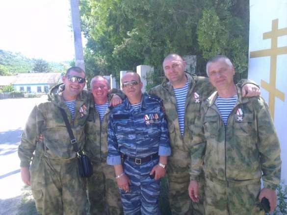 Бойцы Игоря Безлера уничтожили БТР и танки врага, 1 танк захвачен Бойцы Игоря Безлера уничтожили БТР и танки врага, зхвачен командирский танк | Русская весна