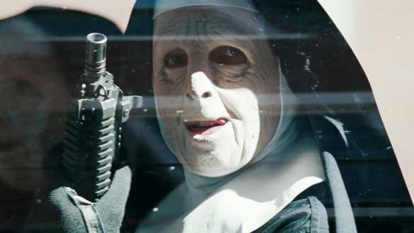 Вооружённый украинец ворвался в «Макдоналдс» в Черкассах (ВИДЕО) | Русская весна