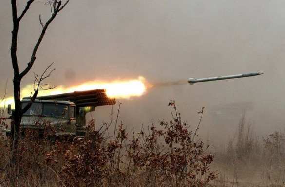 Сводка: 22 разa обстреляны населенные пункты Новороссии и позиции ополчения | Русская весна