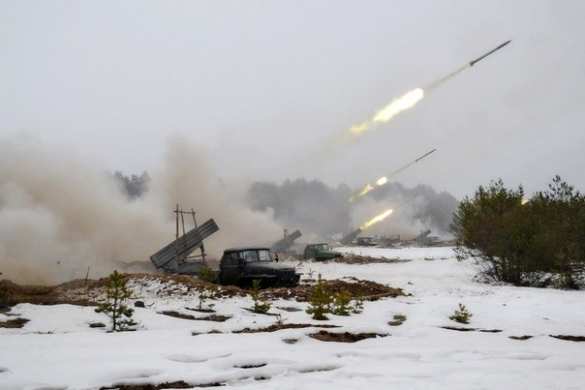 Славяносербск и Кировск — на линии фронта: массированными артобстрелами разрушены 26 жилых домов | Русская весна