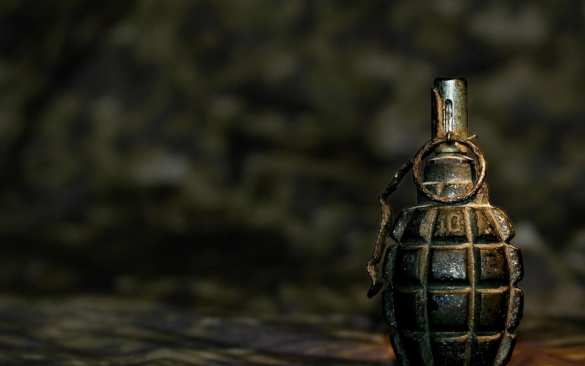 В днепропетровской области пенсионеры развлекались с гранатой из «АТО» — один погиб, один ранен | Русская весна