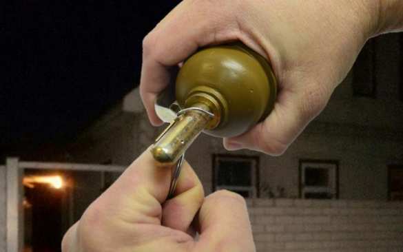 Это Украина: в дом депутата бросили гранату (+ВИДЕО, ФОТО) | Русская весна