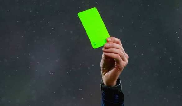 Первую в истории футбола зелёную карточку показали итальянскому футболисту (ВИДЕО) | Русская весна