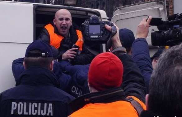 СРОЧНО: На Грэма Филлипса в Латвии заводят уголовное дело | Русская весна