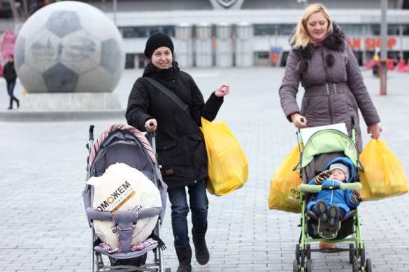 ОФИЦИАЛЬНО: Власти ДНР обеспечат получателей гуманитарной помощи от фонда Ахметова усиленными наборами через 2 недели | Русская весна