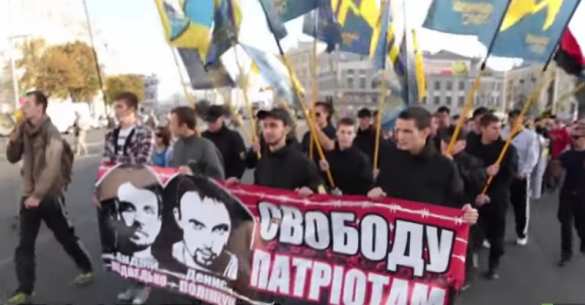Неонацисты прошли маршем по Харькову в защиту предполагаемых убийц Олеся Бузины (ВИДЕО) | Русская весна