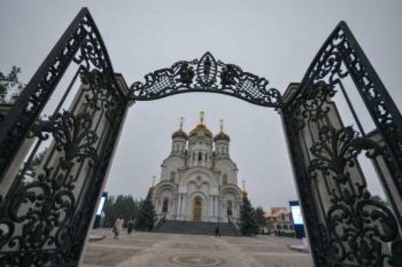 Распятая Горловка: обстрелян главный православный храм города, тяжело ранены люди | Русская весна