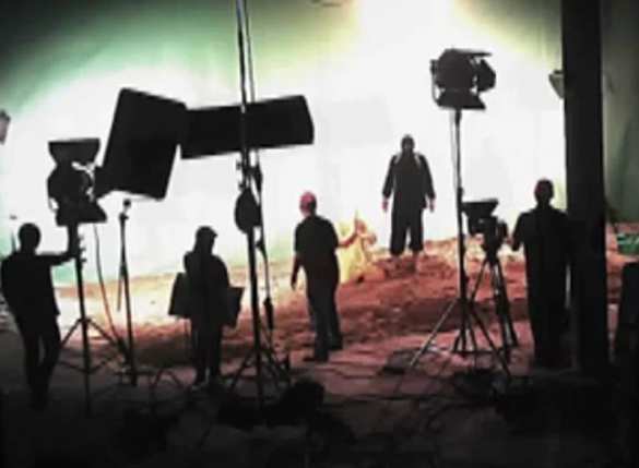 Казнь пленника ИГИЛ снимали в кинопавильоне — хакеры изъяли запись у коллеги сенатора Маккейна (ВИДЕО) | Русская весна