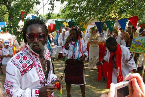 Турки массово заселяют Львов, а итальянцы — украинское село | Русская весна