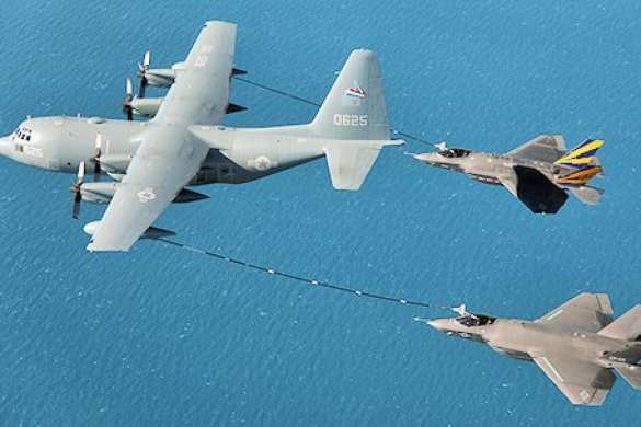 Американский «суперистребитель» за $100 млн протаранил военный «Геркулес» и самоуничтожился (ФОТО, ВИДЕО) | Русская весна