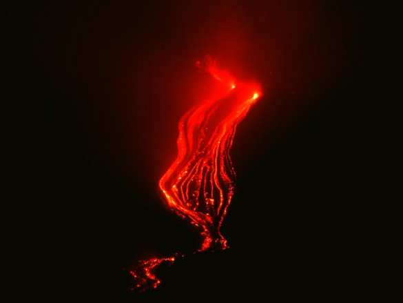 Реки горящей лавы: в Италии проснулся самый высокий вулкан Европы (ФОТО, ВИДЕО) | Русская весна