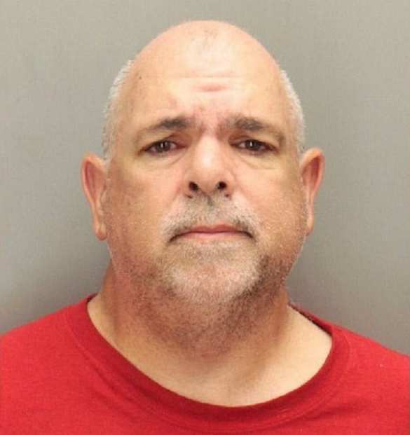 «Их нравы» — 52-летний американский извращенец нюхал ноги студенток в университетской библиотеке | Русская весна