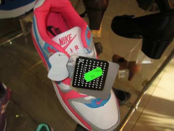 На Украине стали вывешивать ценники в долларах, чтобы не менять их по три раза на дню  | Русская весна