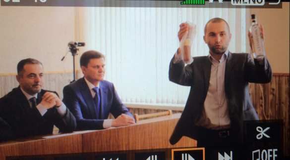 Украинский мир: Нардеп избил депутата горсовета палкой колбасы (ФОТО, +ВИДЕО) | Русская весна