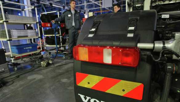 Завод Volvo в Калуге возобновил выпуск грузовиков | Русская весна