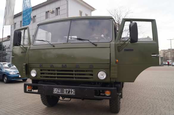 Офицер ВСУ украл и продал армейский «КамАЗ» | Русская весна