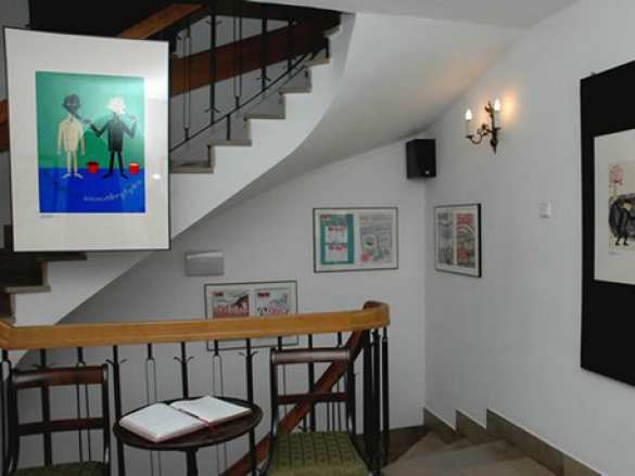 В православной часовне в Дрездене устроили выставку карикатур | Русская весна