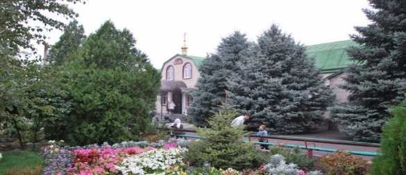 Пресс-служба Горловской и Славянской Епархии РПЦ МП: в Кировском снаряды карателей попали в храм, есть жертвы | Русская весна