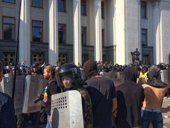 Боестолкновения у Рады: взрывы и полторы сотни жертв (ФОТОЛЕНТА+ВИДЕО) | Русская весна