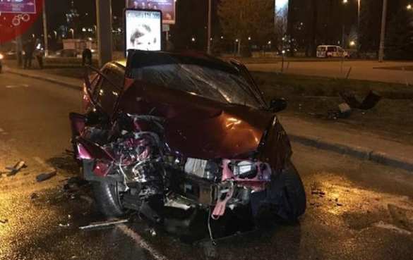 В Киеве пьяный подполковник МВД въехал в столб (ФОТО, ВИДЕО) | Русская весна