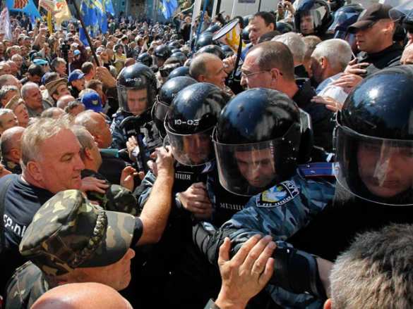 Активисты припугнут нардепов перед первым заседанием Рады | Русская весна