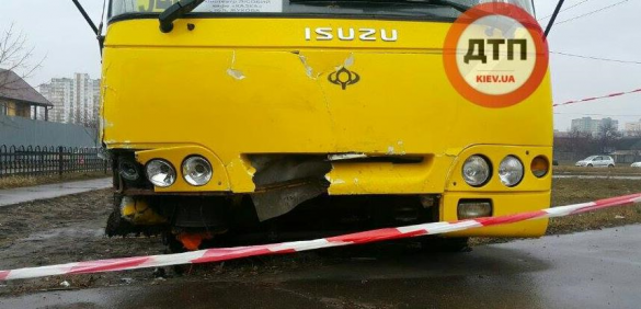 В Киеве вооруженный мужчина угнал маршрутку (+ВИДЕО, ФОТО) | Русская весна