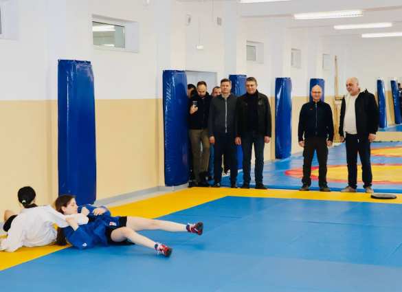 Фронтовой Донбасс: быстрыми темпами идёт восстановление разрушенных врагом городов, школ и колледжей (ФОТО, ВИДЕО) | Русская весна