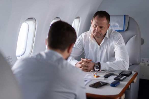 Ермак предложил команде Трампа вести войну до границ 2022 года, но ему жёстко ответили — NV | Русская весна