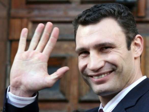 Время Кличко: мэр Киева поздравил украинцев с Днем Независимости на день раньше (ВИДЕО) | Русская весна