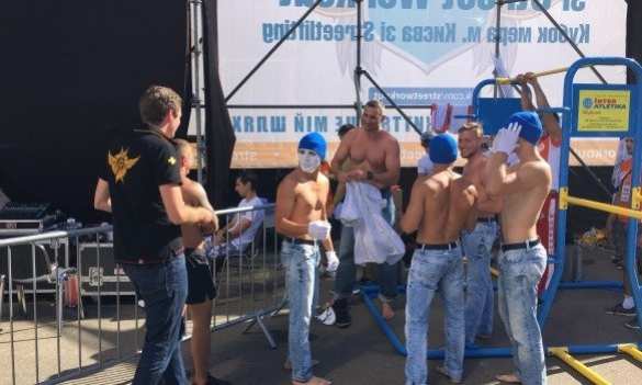 Перед киевлянами выступил полуголый Кличко с раздетыми спортсменами (ВИДЕО) | Русская весна