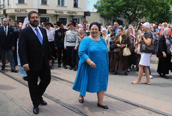 Княгиня Романова с сыном проехали по Крымскому мосту | Русская весна