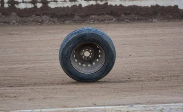 В Киеве у автобуса на ходу отвалились колёса (ВИДЕО) | Русская весна
