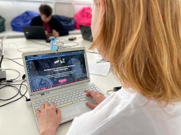 Более 7,5 тысяч заявок о пропавших без вести жителях Мариуполя обработали активисты МГЕР Москвы (ФОТО) | Русская весна