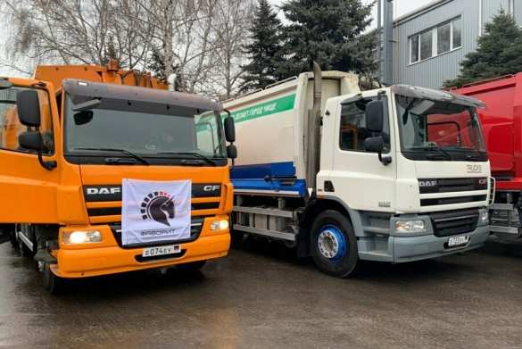 В города и районы ДНР продолжается поступление коммунальной техники | Русская весна