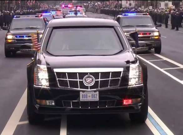 Американец с матом и непристойными жестами пытался подрезать кортеж Трампа | Русская весна