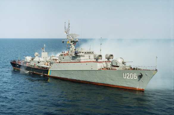 Украинские военные моряки за свой счет ремонтируют корабль (ВИДЕО) | Русская весна