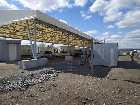 Около пункта пропуска в ДНР гремят взрывы: пропуск людей прекращён | Русская весна