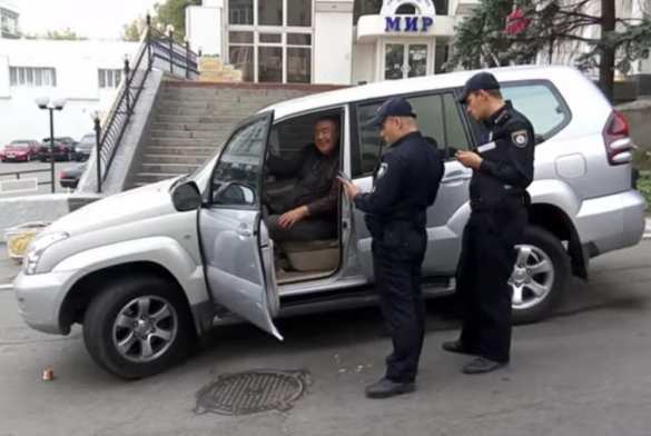 Пьяный кандидат в мэры Харькова задержан за взятку (ВИДЕО) | Русская весна
