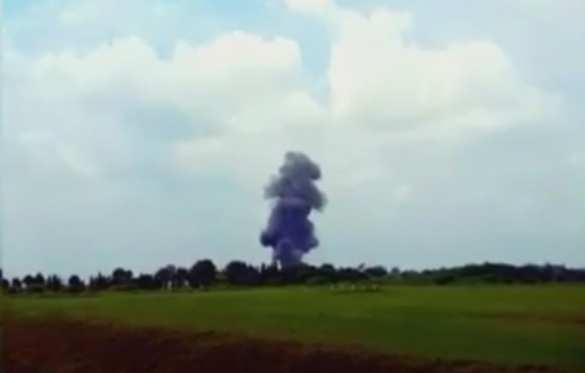 Военный самолет потерпел крушение на авиашоу в Индонезии (ФОТО, ВИДЕО) | Русская весна