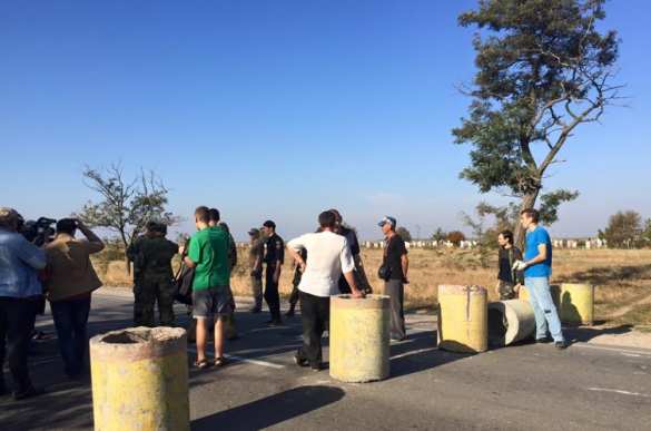 Майданщики начали что-то подозревать: Чубаровская блокада Крыма не стала массовой | Русская весна