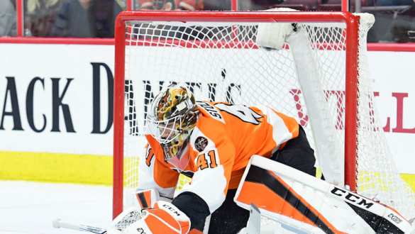 Вратарь НХЛ рухнул на лед без сознания во время матча (ФОТО, ВИДЕО) | Русская весна