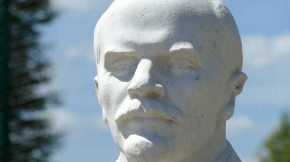 Партизаны не спят: в Краматорске установили бюст Ленина (ВИДЕО) | Русская весна