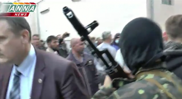 Вооруженное столкновение в Луганске: штурм ОМВД 29.04 (видео) | Русская весна